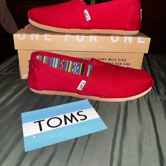TOMS women’s Red flats - Picture 1 of 9